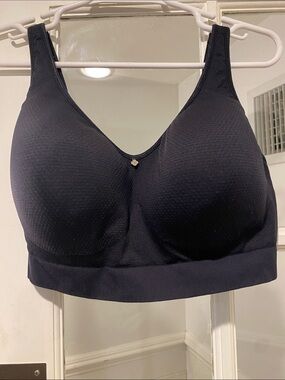 Breezies size 44D Bra good condition